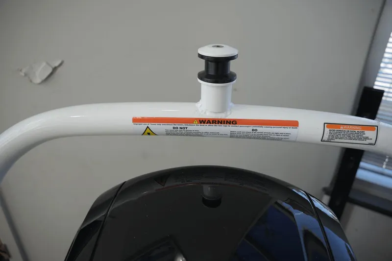 Slide: The Image of Boston Whaler 160 Super Sport 2025 - 5