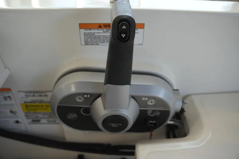 Slide: The Image of Boston Whaler 160 Super Sport 2025 - 8
