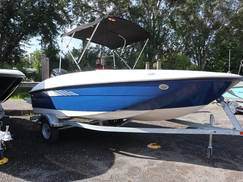 Slide: The Image of Bayliner E16 2024 - 3