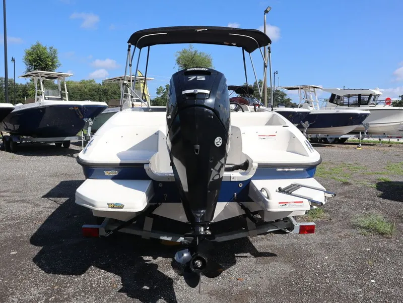 Slide: The Image of Bayliner E16 2024 - 4