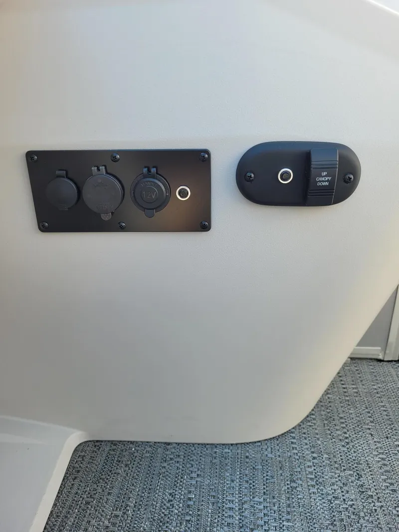 Slide: The Image of Sweetwater SW2286SB 2024 - 13