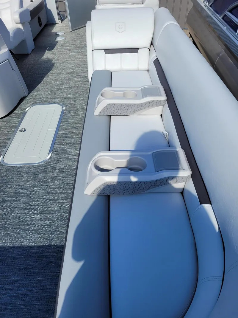 Slide: The Image of Sweetwater SW2286SB 2024 - 16