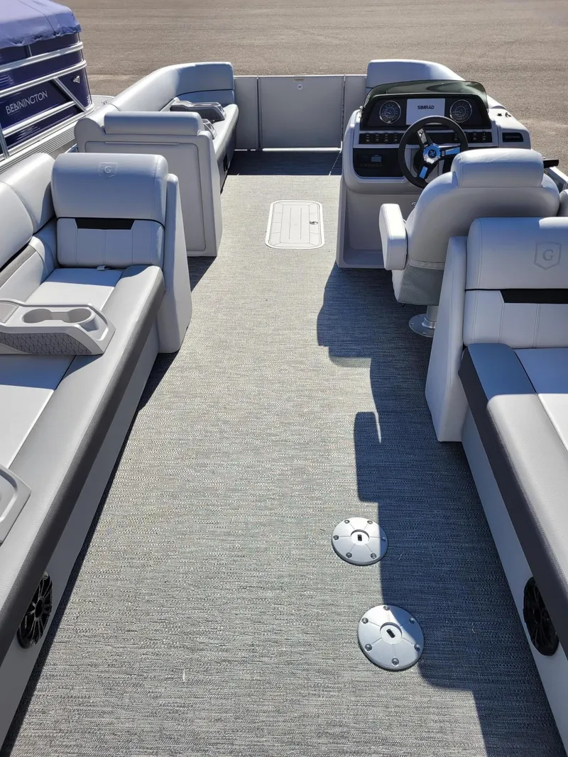 Slide: The Image of Sweetwater SW2286SB 2024 - 3