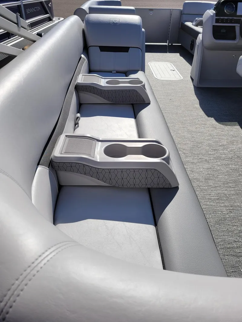 Slide: The Image of Sweetwater SW2286SB 2024 - 4