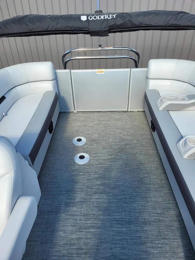 Slide: The Image of Sweetwater SW2286SB 2024 - 6