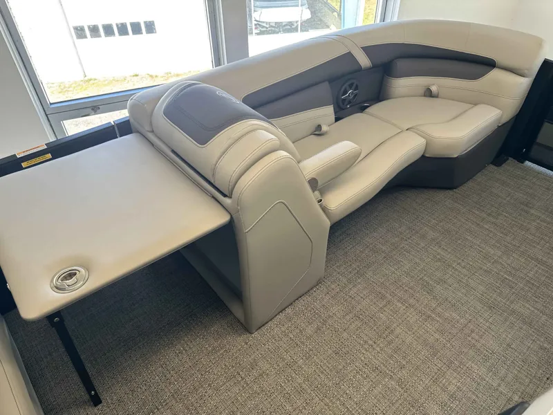 Slide: The Image of Barletta Cabrio 24UE 2025 - 32