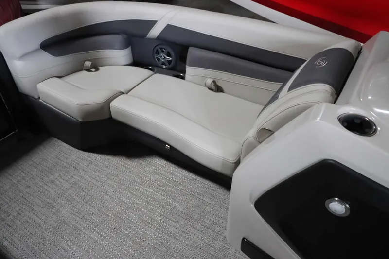 Slide: The Image of Barletta Cabrio 24UE 2025 - 34