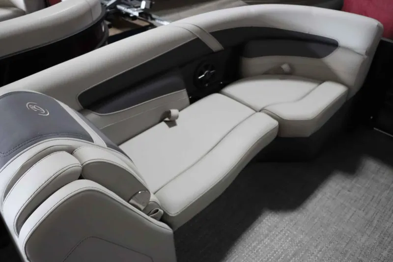 Slide: The Image of Barletta Cabrio 24UE 2025 - 35