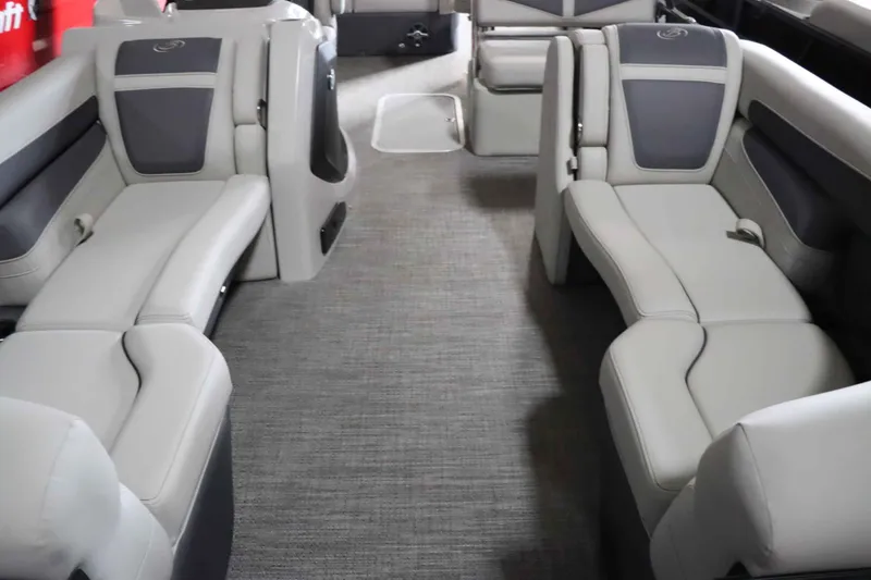 Slide: The Image of Barletta Cabrio 24UE 2025 - 36