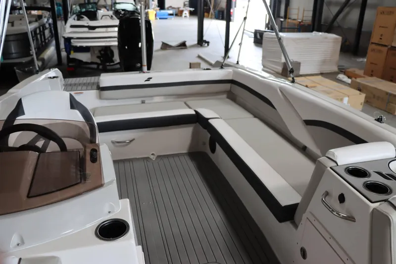 Slide: The Image of Starcraft SVX 211 OB 2025 - 8