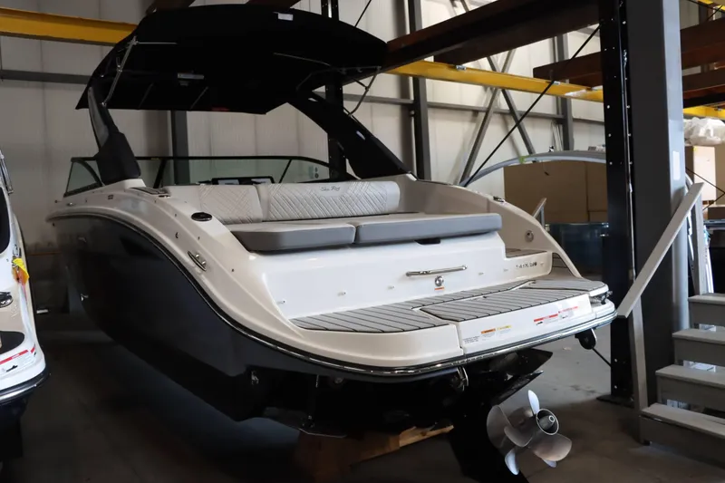 Slide: The Image of Sea Ray SDX 270 2025 - 11