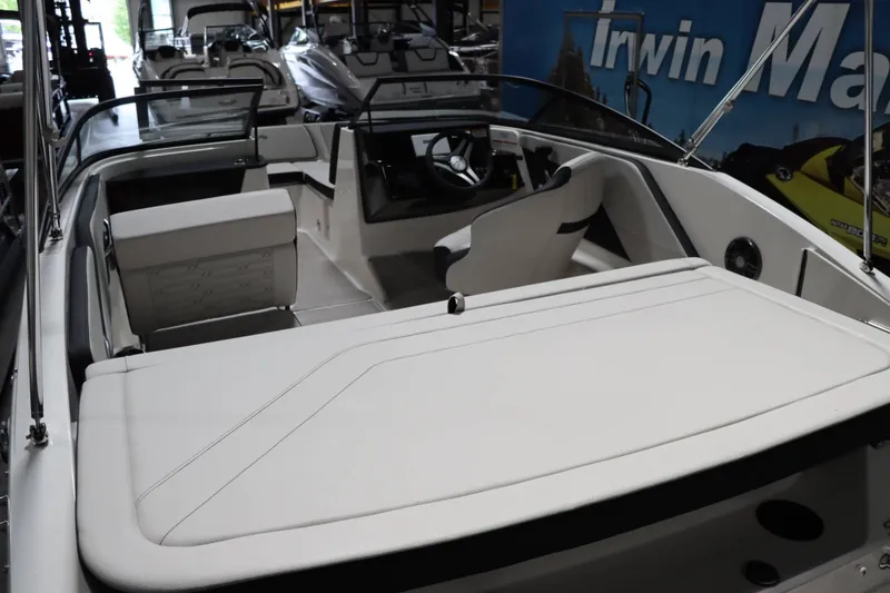 Slide: The Image of Sea Ray SPX 190 2025 - 12