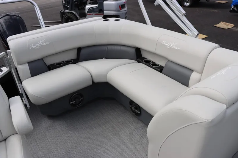 Slide: The Image of SunChaser VISTA 20CRB 2024 - 13