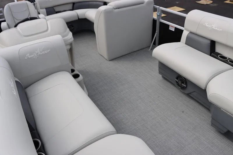 Slide: The Image of SunChaser VISTA 20CRB 2024 - 15