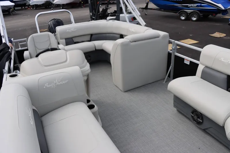 Slide: The Image of SunChaser VISTA 20CRB 2024 - 16