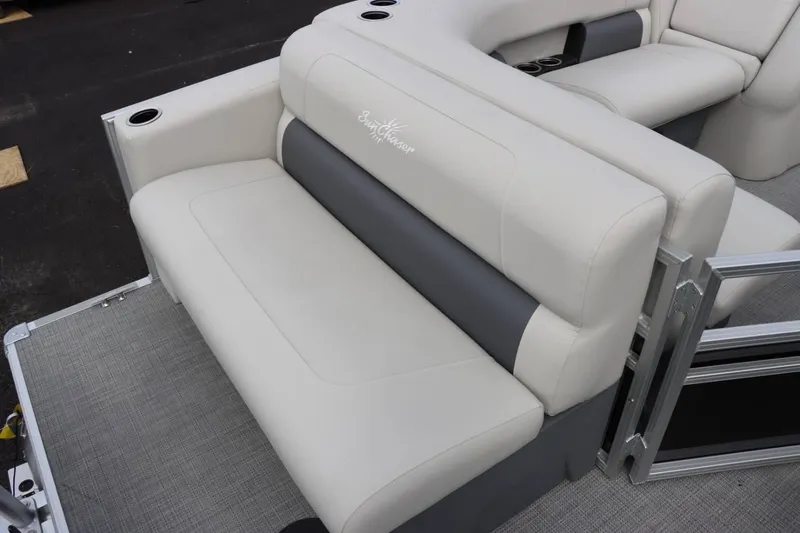 Slide: The Image of SunChaser VISTA 20CRB 2024 - 19