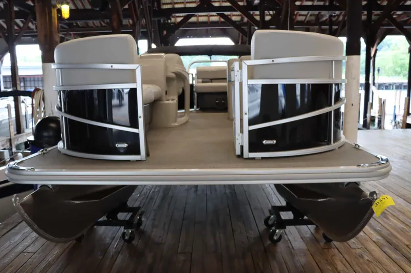 Slide: The Image of SunChaser VISTA 20CRB 2024 - 21