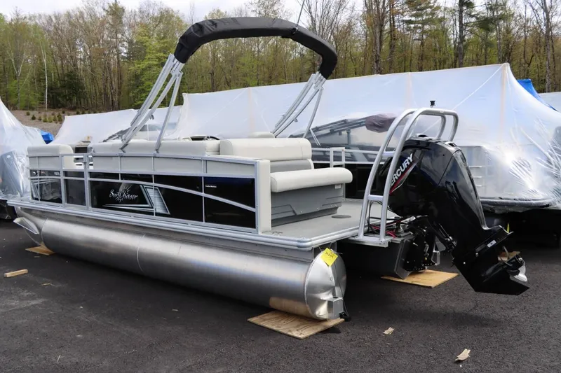 Slide: The Image of SunChaser VISTA 20CRB 2024 - 3