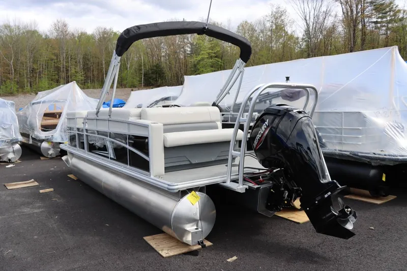 Slide: The Image of SunChaser VISTA 20CRB 2024 - 7