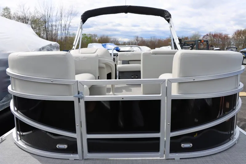 Slide: The Image of SunChaser VISTA 20CRB 2024 - 9