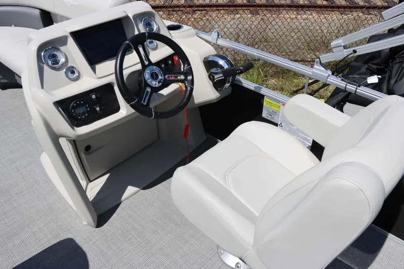 Slide: The Image of SunChaser VISTA 20CRB 2024 - 13