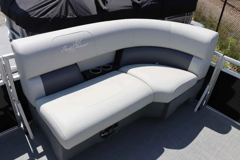 Slide: The Image of SunChaser VISTA 20CRB 2024 - 16