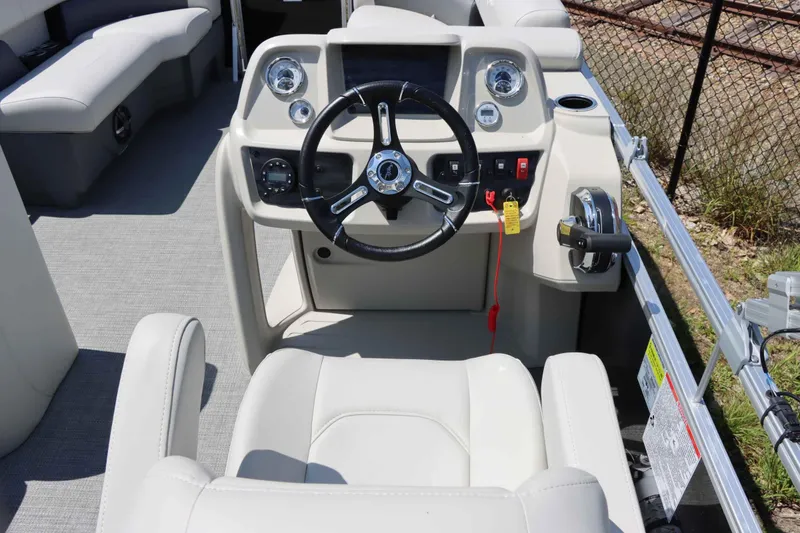 Slide: The Image of SunChaser VISTA 20CRB 2024 - 9