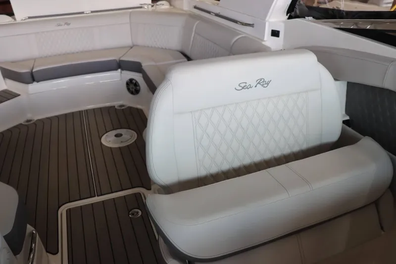 Slide: The Image of Sea Ray 350 SLX 2024 - 20