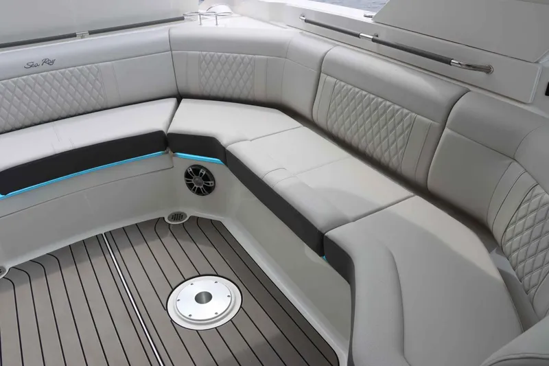 Slide: The Image of Sea Ray 350 SLX 2024 - 39