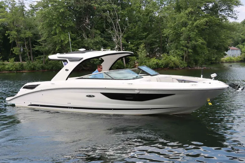 Slide: The Image of Sea Ray 350 SLX 2024 - 6