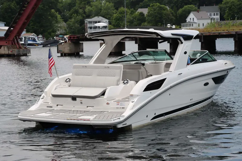 Slide: The Image of Sea Ray 350 SLX 2024 - 8