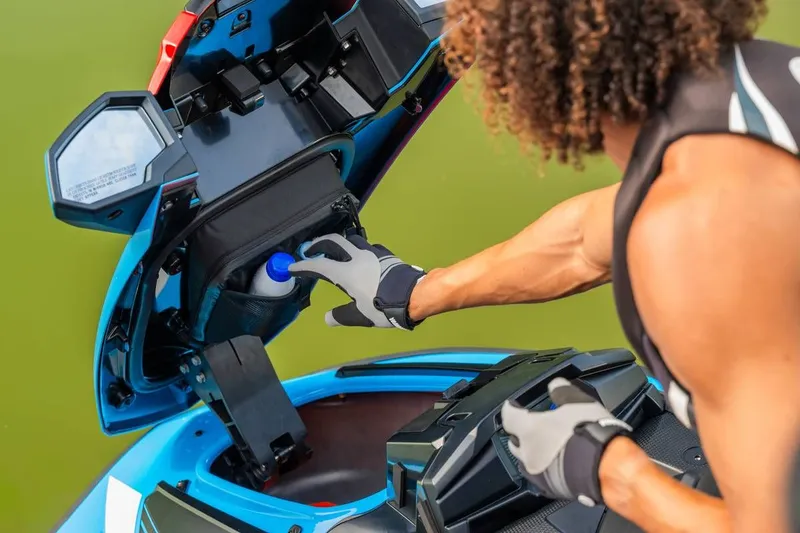 Slide: The Image of Waverunner VX DELUXE A 2024 - 5