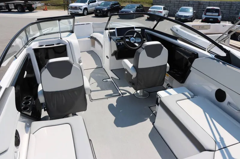 Slide: The Image of Yamaha SX250 2024 - 25