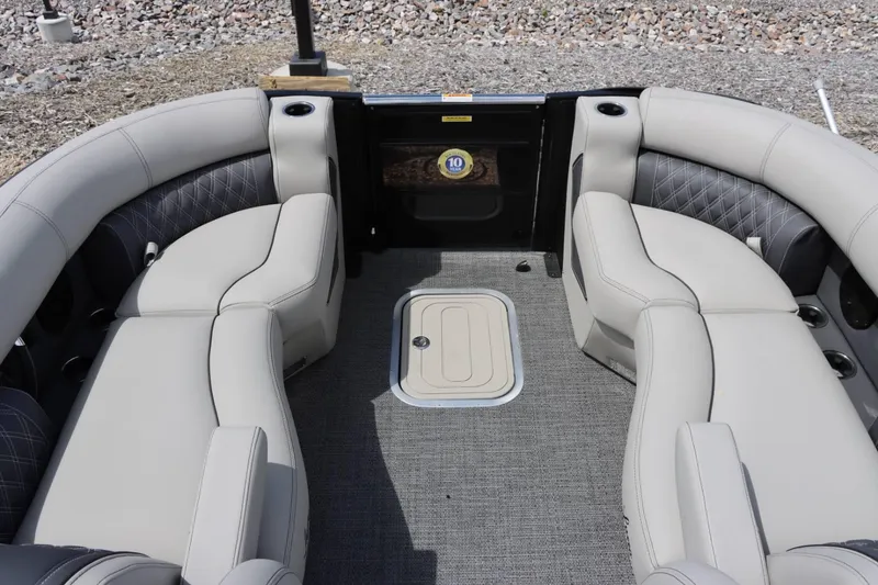 Slide: The Image of Barletta LUSSO 25UEA 2024 - 11