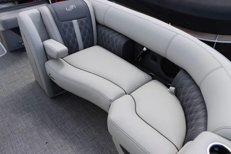 Slide: The Image of Barletta LUSSO 25UEA 2024 - 7