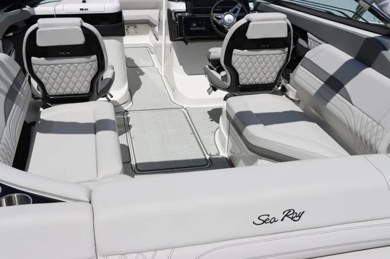 Slide: The Image of Sea Ray 260SLX 2024 - 5
