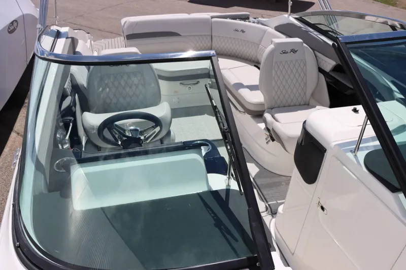 Slide: The Image of Sea Ray 260SLX 2024 - 7