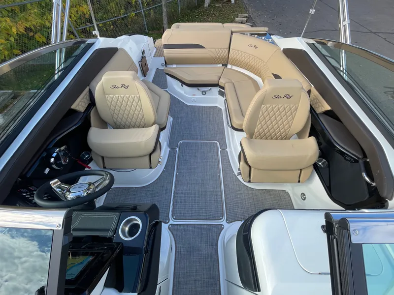 Slide: The Image of Sea Ray SLX 260 2024 - 12