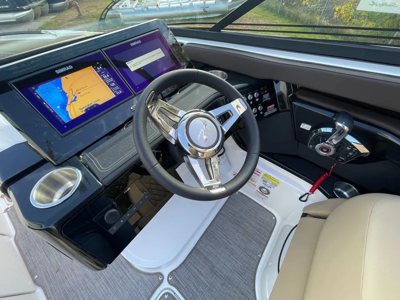 Slide: The Image of Sea Ray SLX 260 2024 - 15