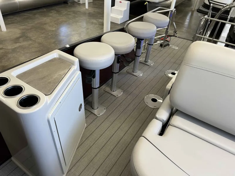 Slide: The Image of Starcraft CX 25DL BAR 2024 - 13