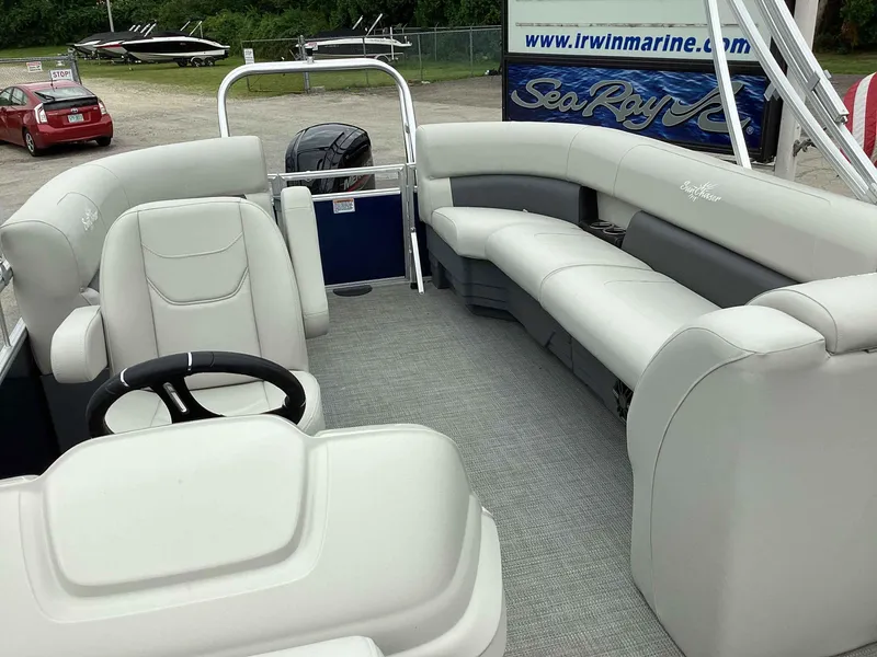 Slide: The Image of SunChaser VISTA 20LR 2024 - 15