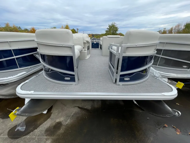 Slide: The Image of SunChaser VISTA 20LR 2024 - 3