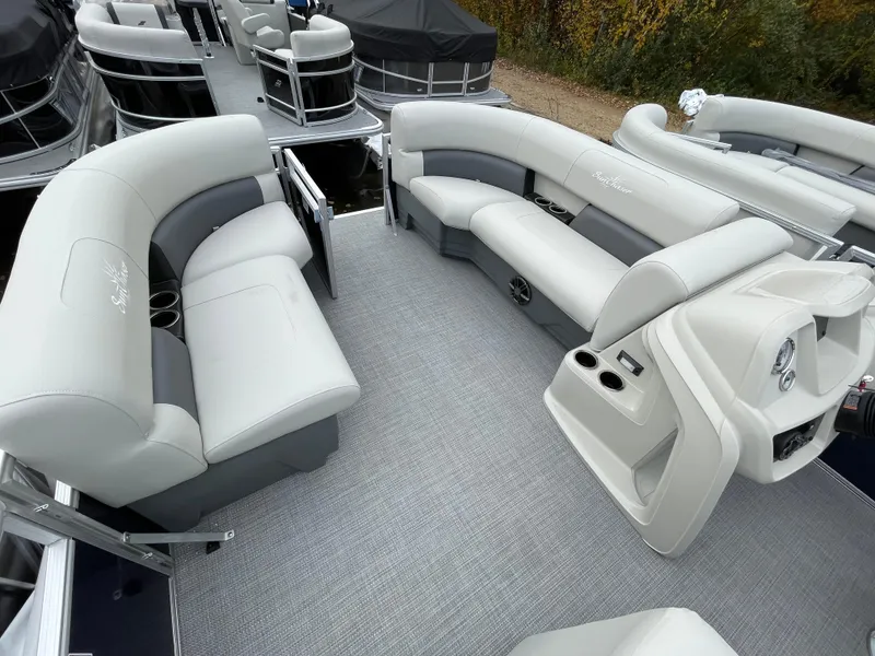 Slide: The Image of SunChaser VISTA 20LR 2024 - 6