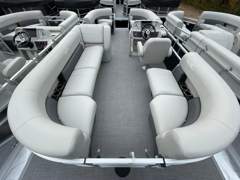 Slide: The Image of SunChaser VISTA 20LR 2024 - 7