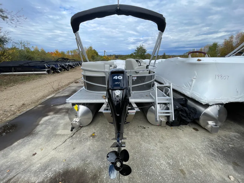 Slide: The Image of SunChaser VISTA 16LR 2024 - 3