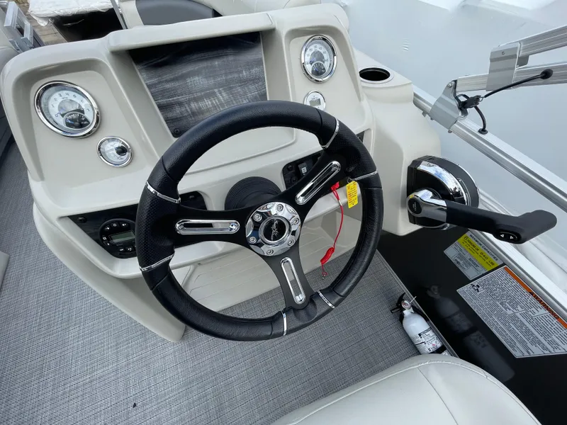 Slide: The Image of SunChaser VISTA 16LR 2024 - 6