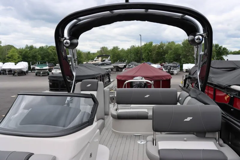 Slide: The Image of Starcraft MX 23Q 2024 - 10