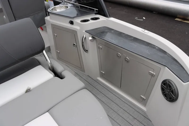 Slide: The Image of Starcraft MX 23Q 2024 - 17