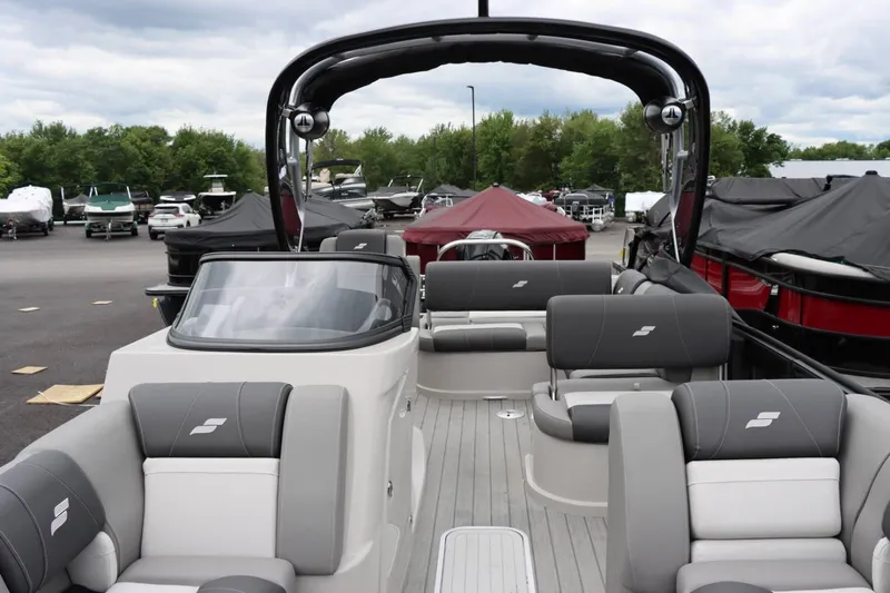 Slide: The Image of Starcraft MX 23Q 2024 - 6