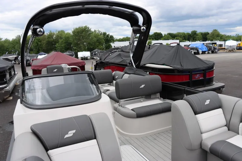 Slide: The Image of Starcraft MX 23Q 2024 - 8